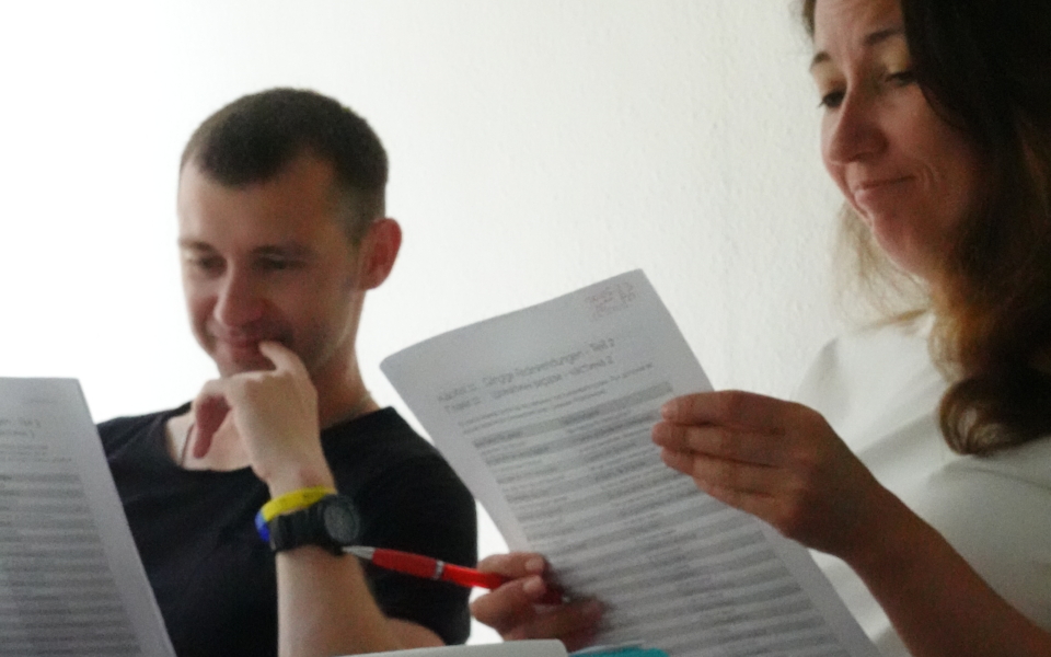 Ukrainer:innen lernen gemeinsam im Sprachtreff
