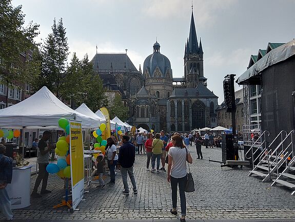14.08.2025 Wir sind dabei: Bürgerstiftung Lebensraum Aachen bei der „Langen Tafel der Vielfalt“